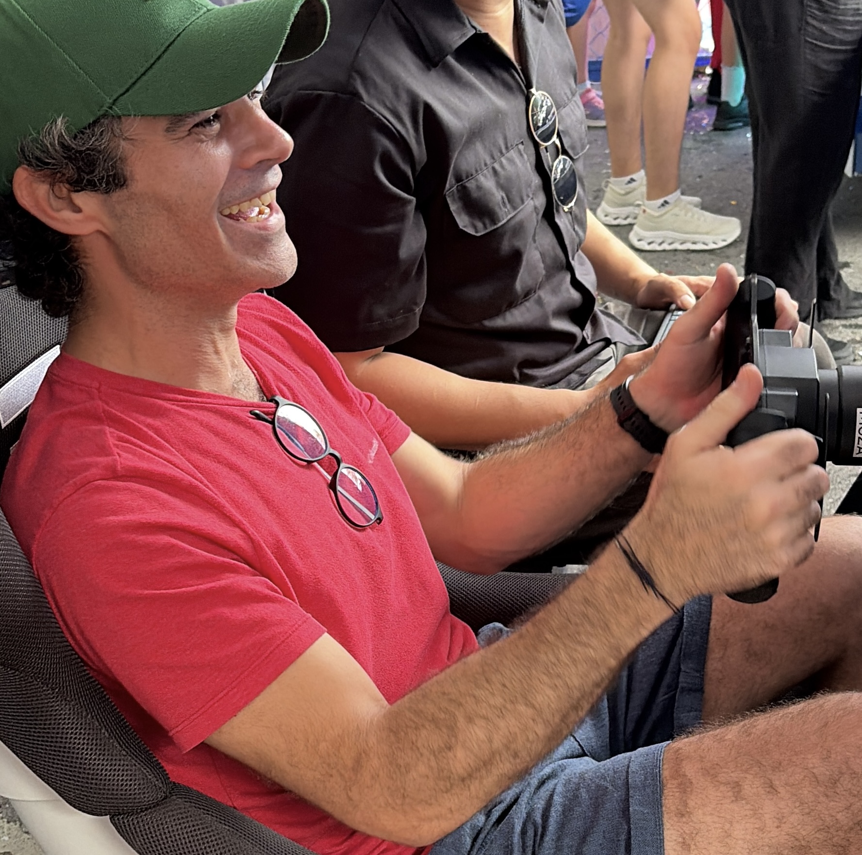 Participante sonriendo en simulador GPX